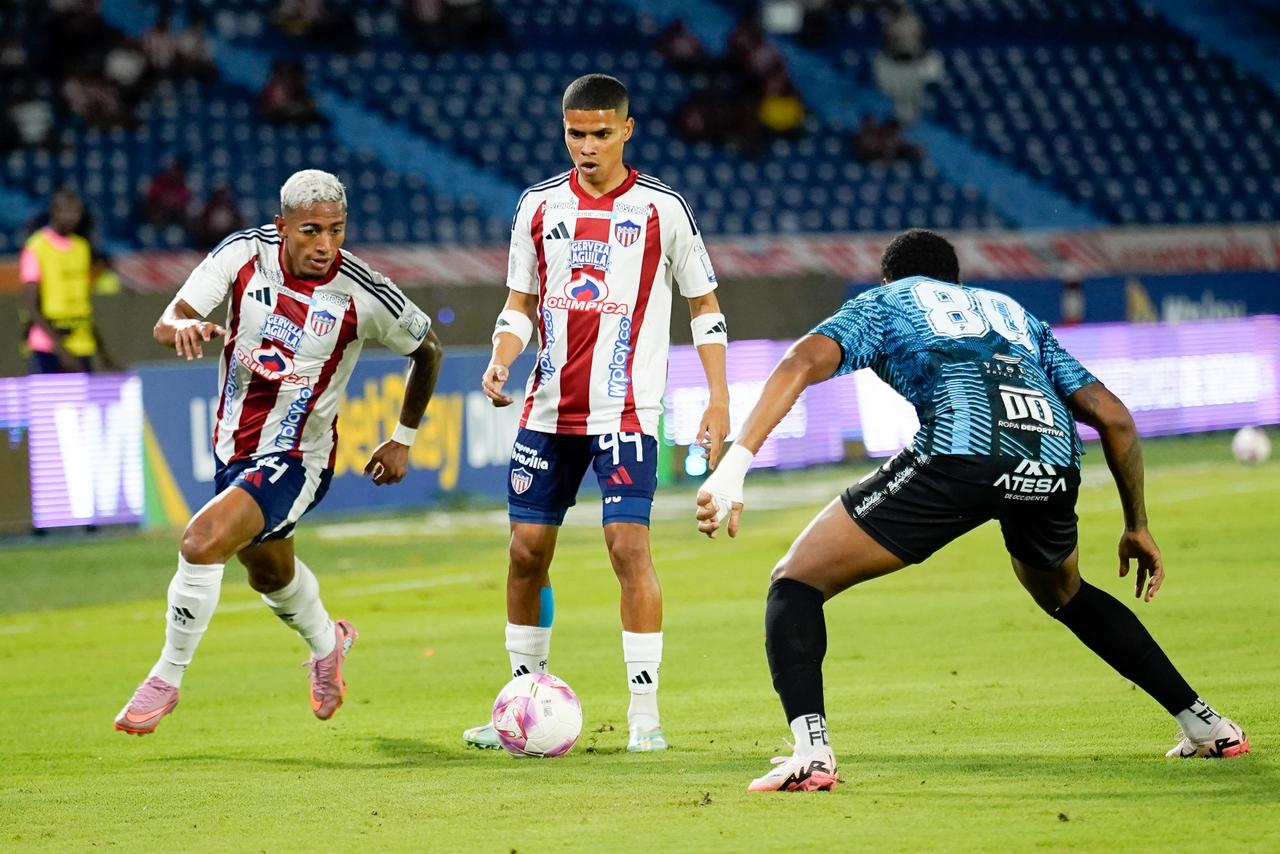 Aspecto del partido de esta noche entre Junior y Deportivo Pereira. 