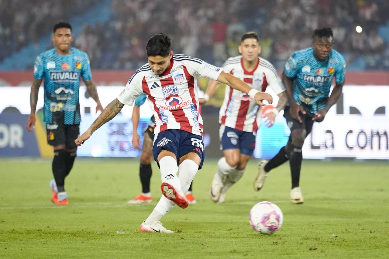 Aspecto del partido de esta noche entre Junior y Deportivo Pereira. 