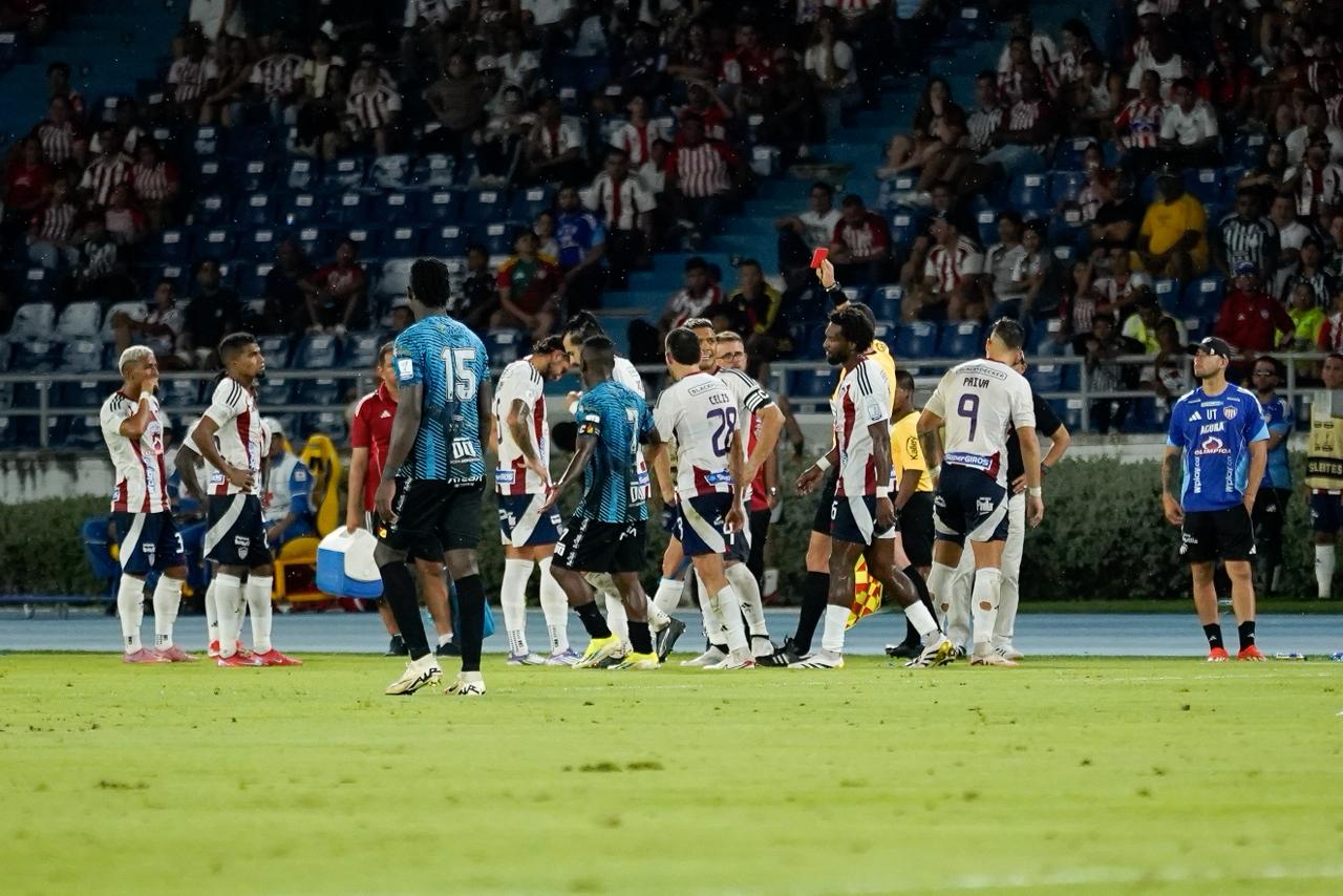 Aspecto del partido de esta noche entre Junior y Deportivo Pereira. 