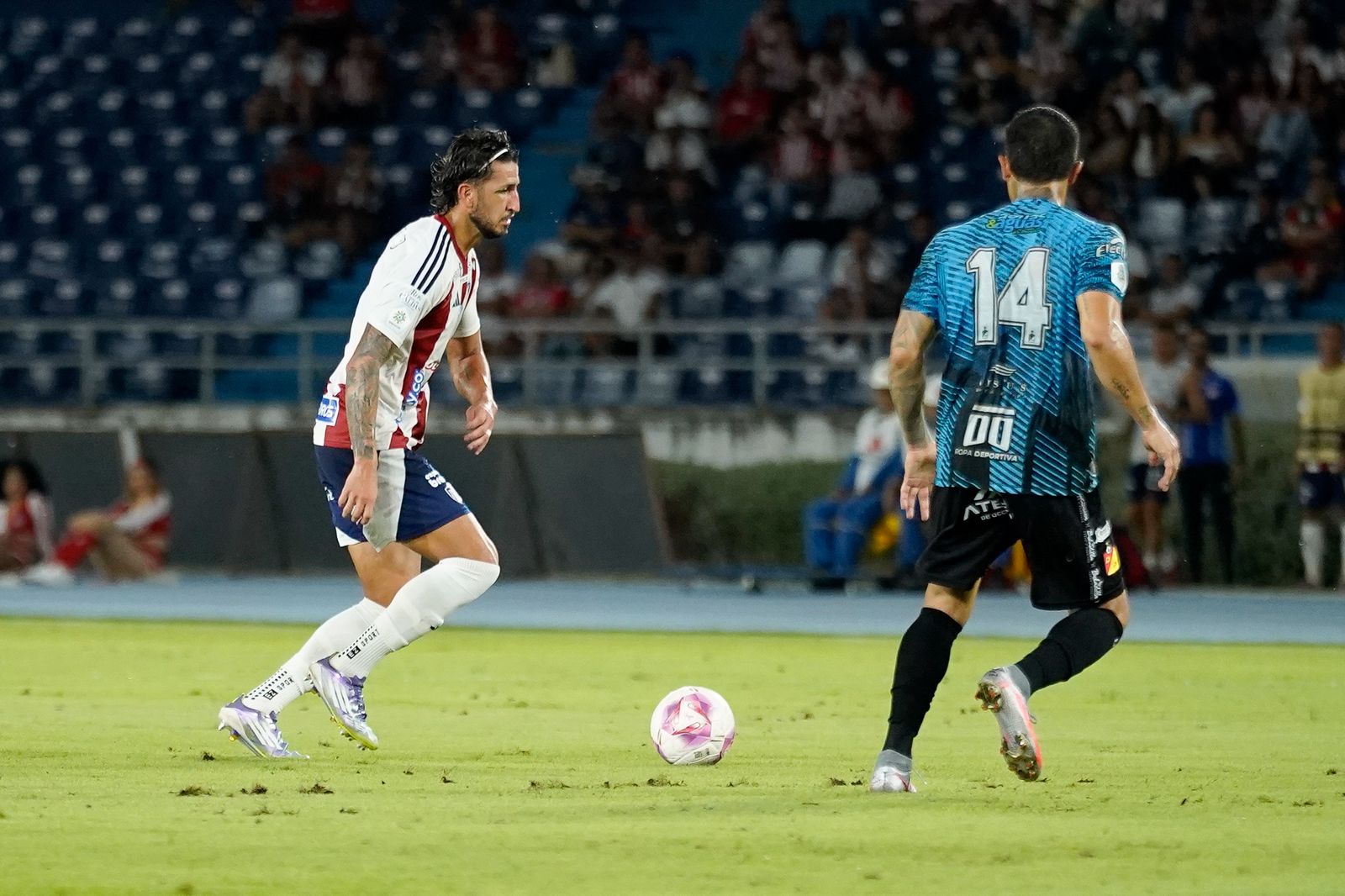 Aspecto del partido de esta noche entre Junior y Deportivo Pereira. 
