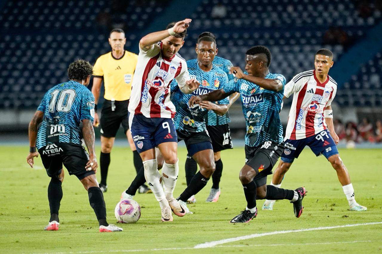 Aspecto del partido de esta noche entre Junior y Deportivo Pereira. 