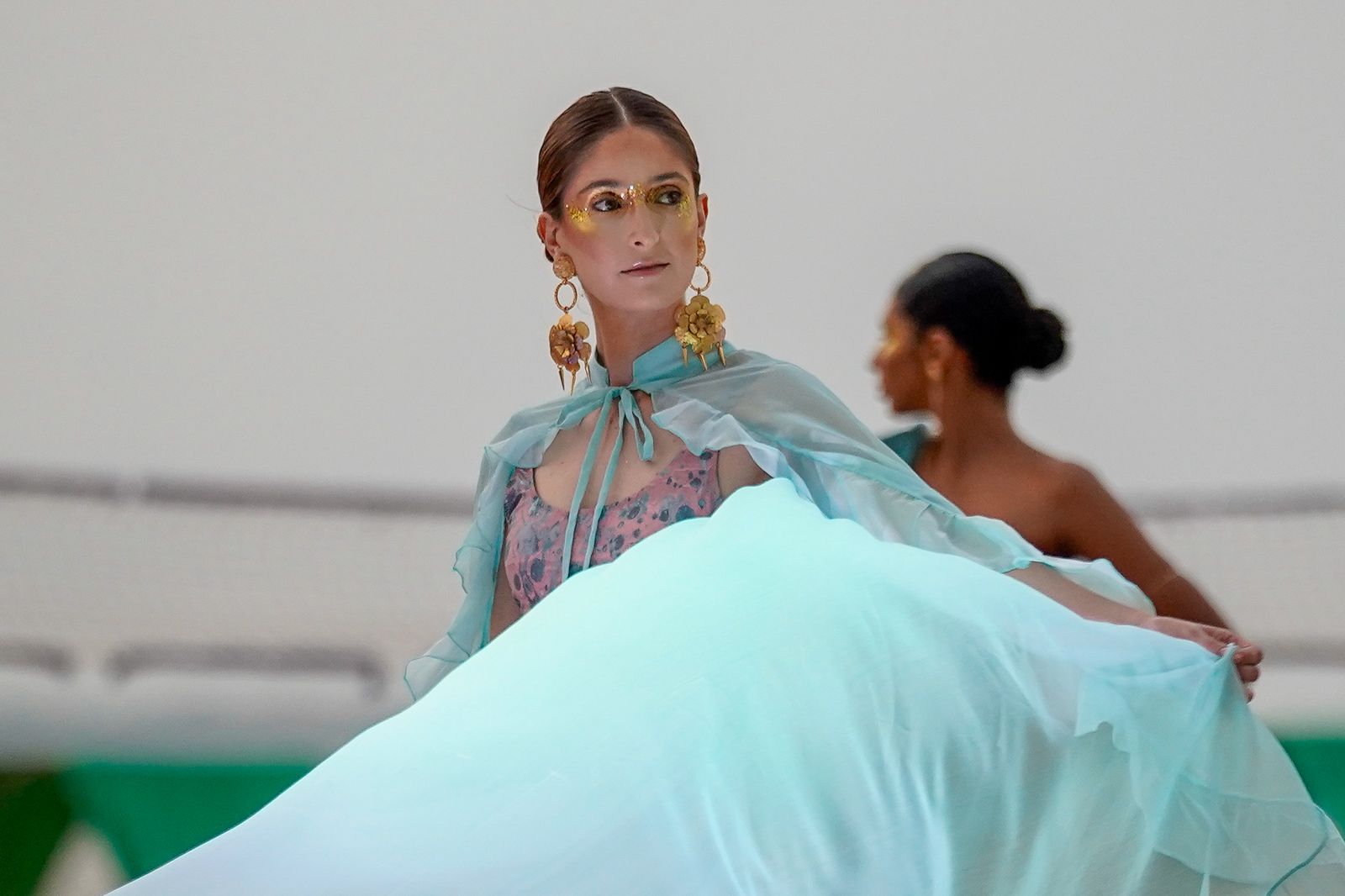 El azul aguamarina dentro de los colores protagonistas de la colección.