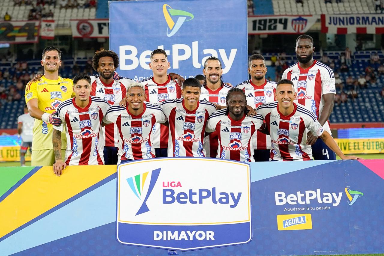 Equipo de Junior formado.