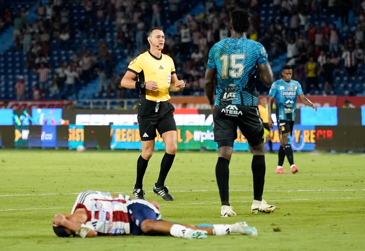 Aspecto del partido de esta noche entre Junior y Deportivo Pereira. 