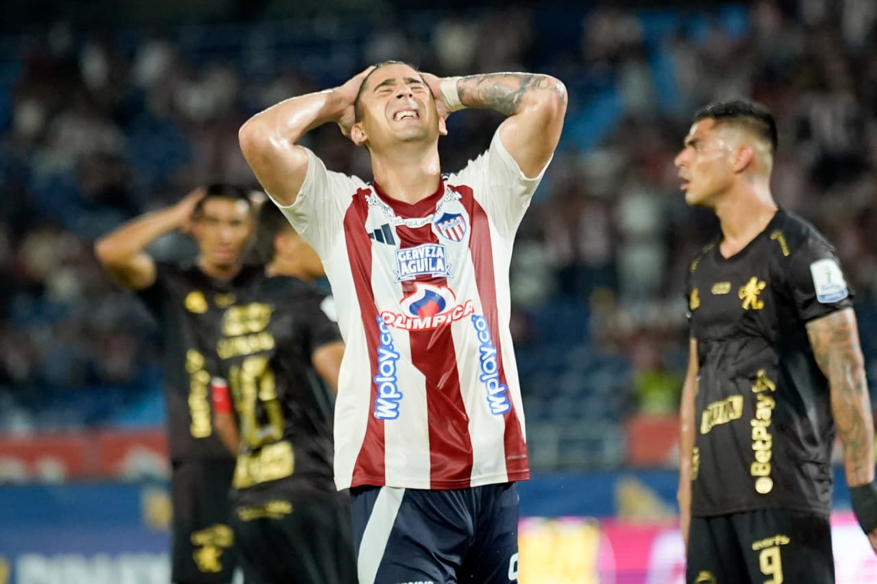 Paiva lamentándose.