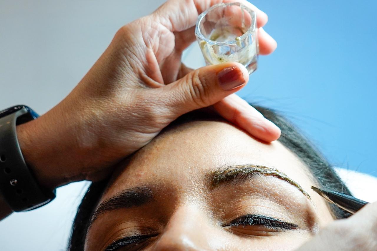 Gisella Orozco ofrece servicios estéticos. 