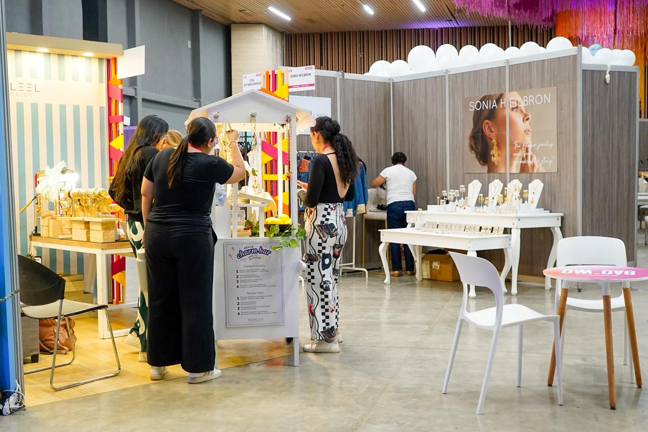 La feria también ofrece cuidado para la piel y accesorios para el hogar.