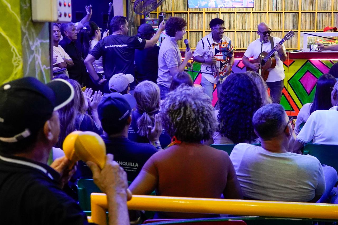 Asistentes al homenaje a Edwin 'Guayacán´Madera.