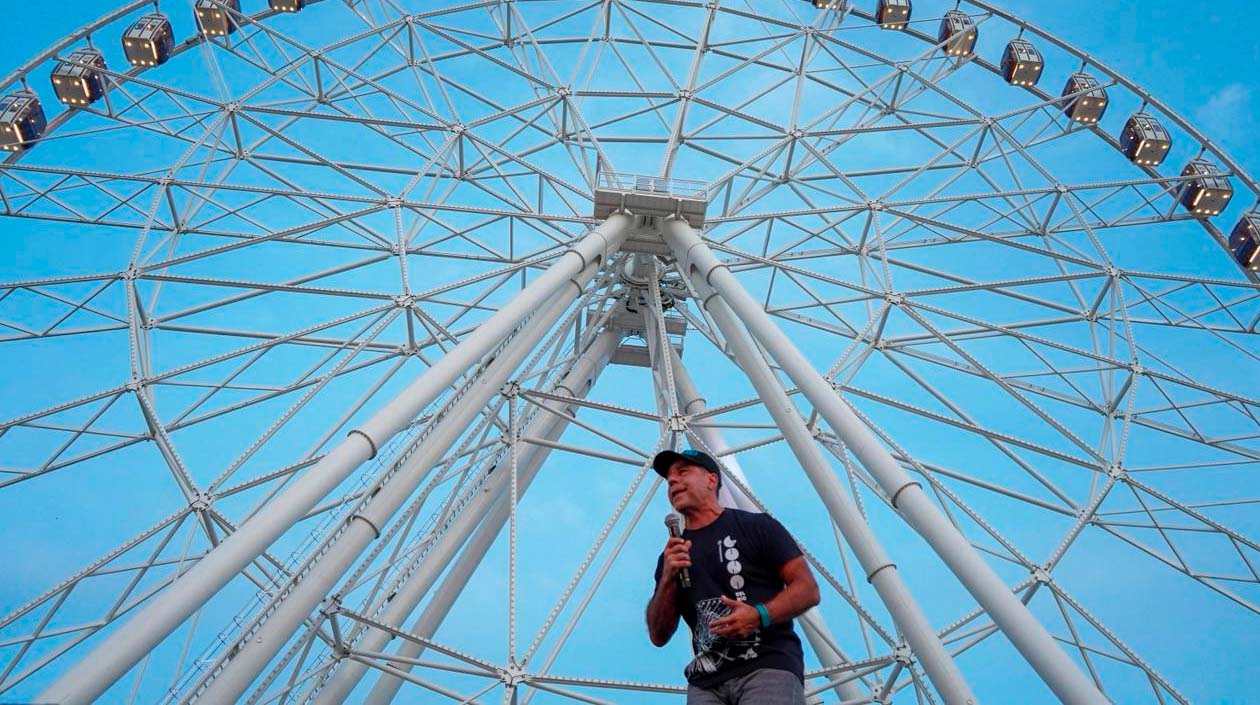 El alcalde Alejandro Char en la inauguración de la 'Luna del Río'.