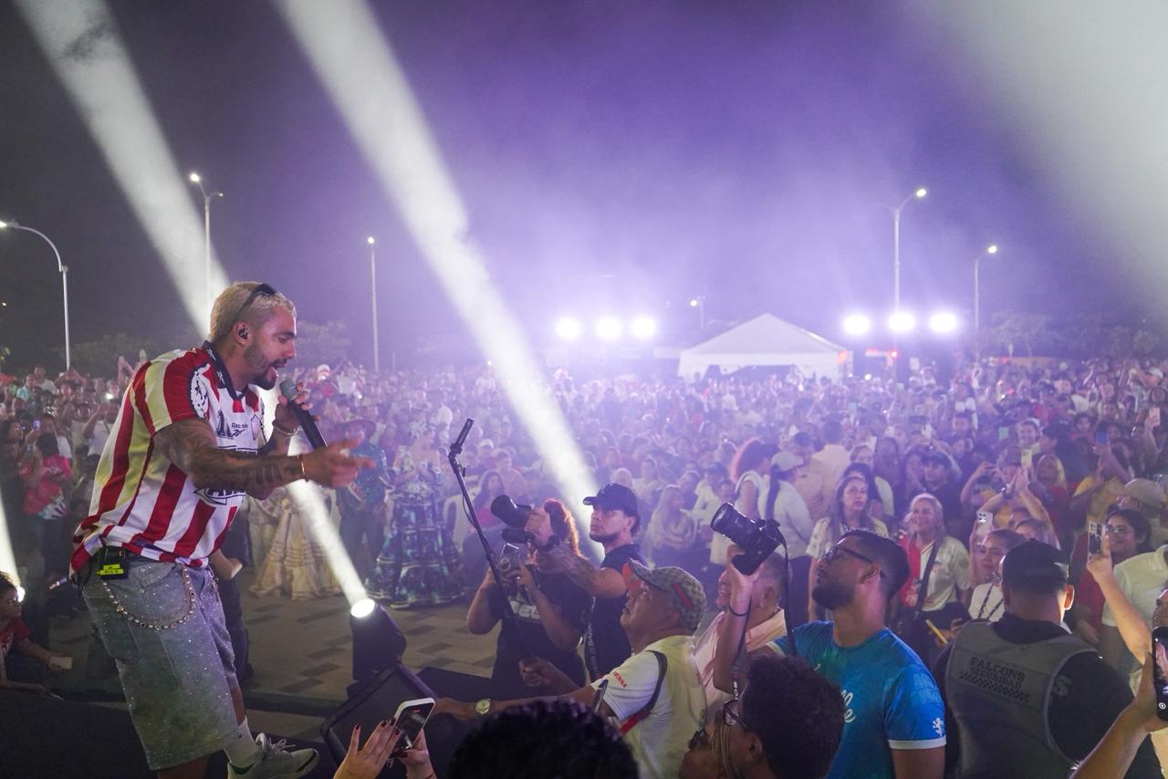 El cantante Altafulla en la inauguración