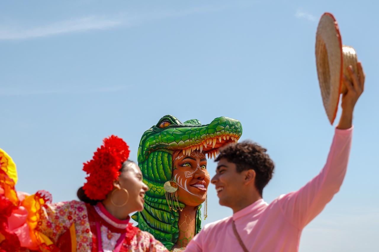 Las macrofiguras del Malecón del Río.