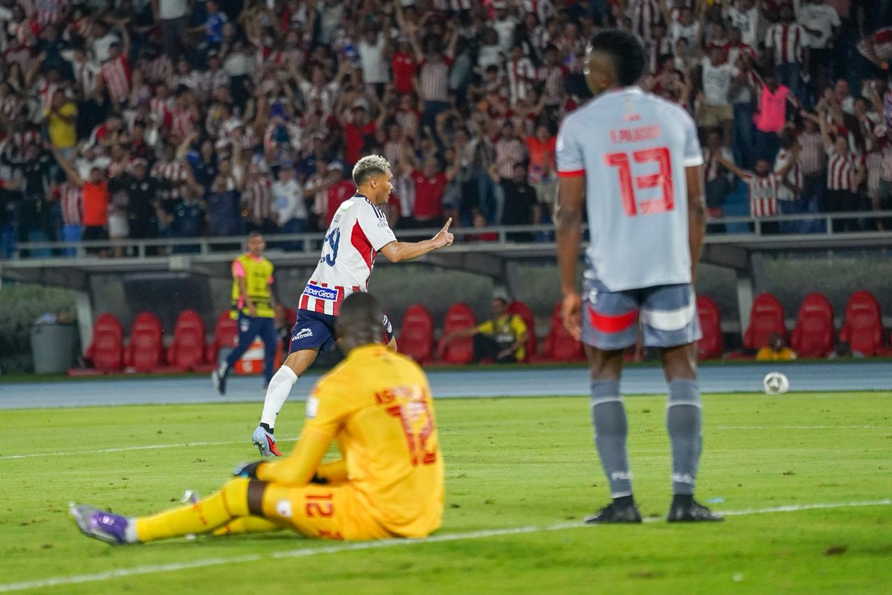 Teófilo Gutiérrez convirtió el primer gol del año para Junior.