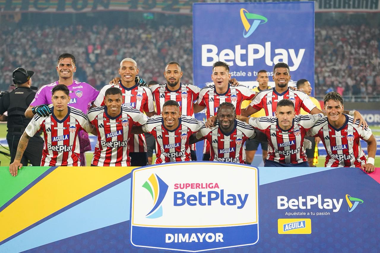 Equipo de Junior formado.