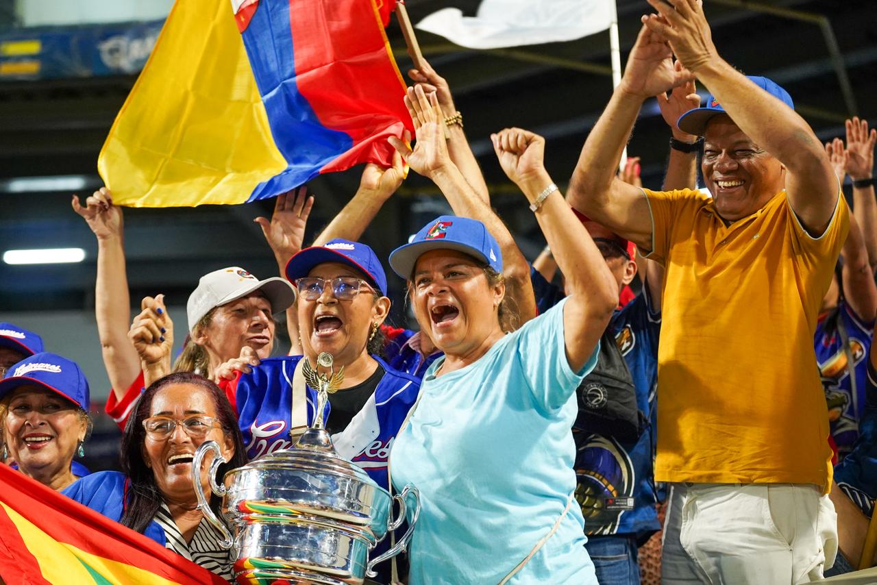 Caimanes celebrando en casa.