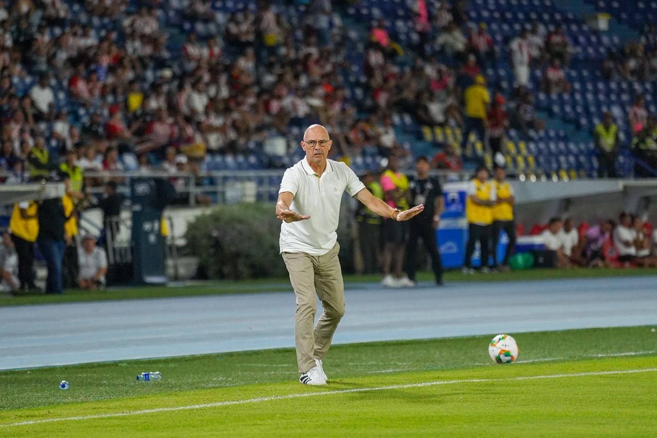 El técnico de Junior, Alfredo Arias.