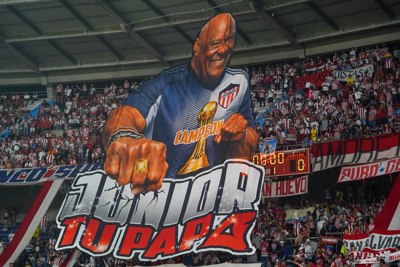 Tifo del 'Campeón' Égdar Perea.