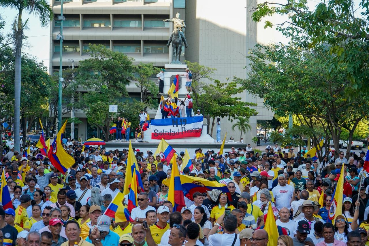Panorámica de la manifestación en el Paseo Bolívar.