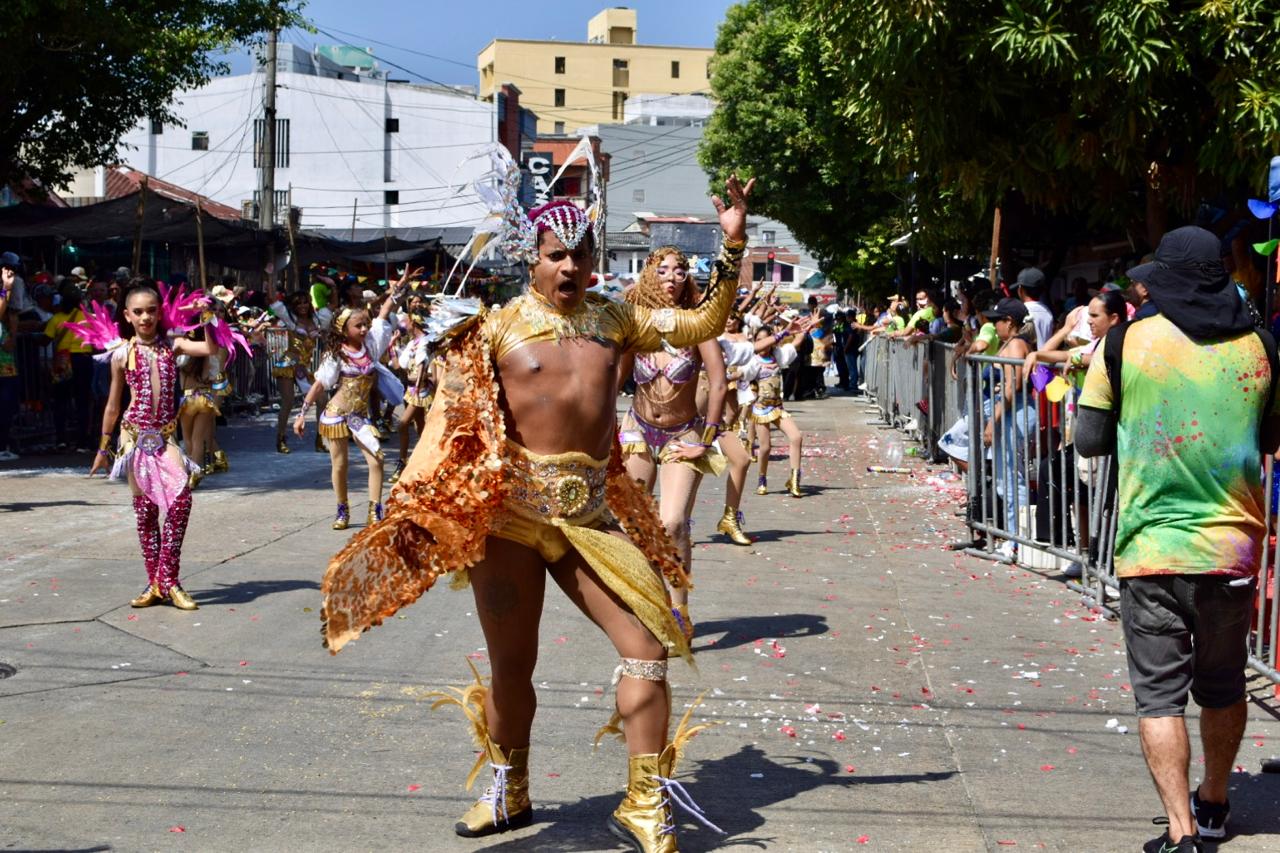 Grupo Magendekele participando este domingo en la Gran Parada Carlos Franco. 