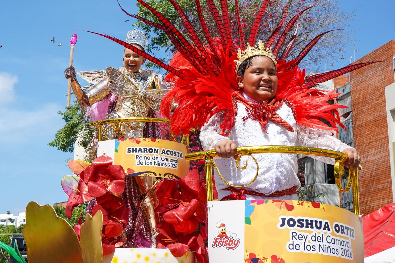 Sharon Acosta y Joshua Ortiz, reyes infantiles del Carnaval. 