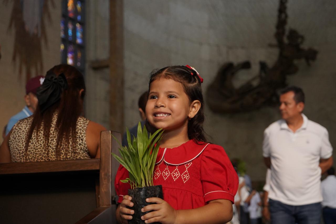 Los niños también mostraron su devoción en el Domingo de Ramos.