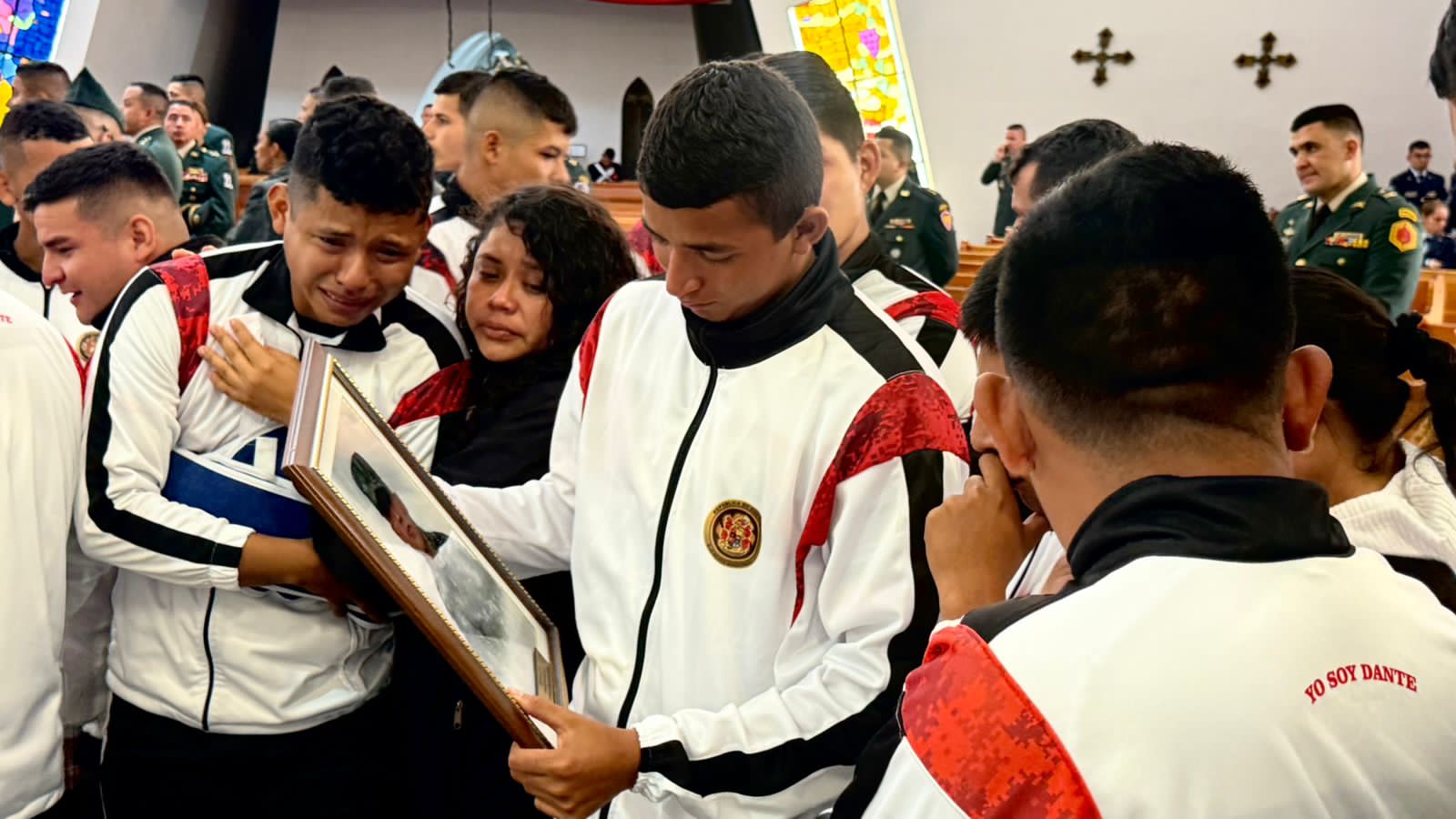 Las lágrimas predominaron entre los asistentes. 