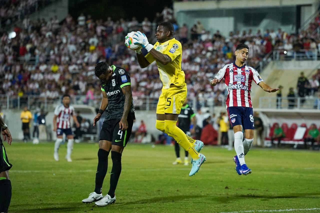 Una de las pocas llegadas de Junior al arco de Castillo