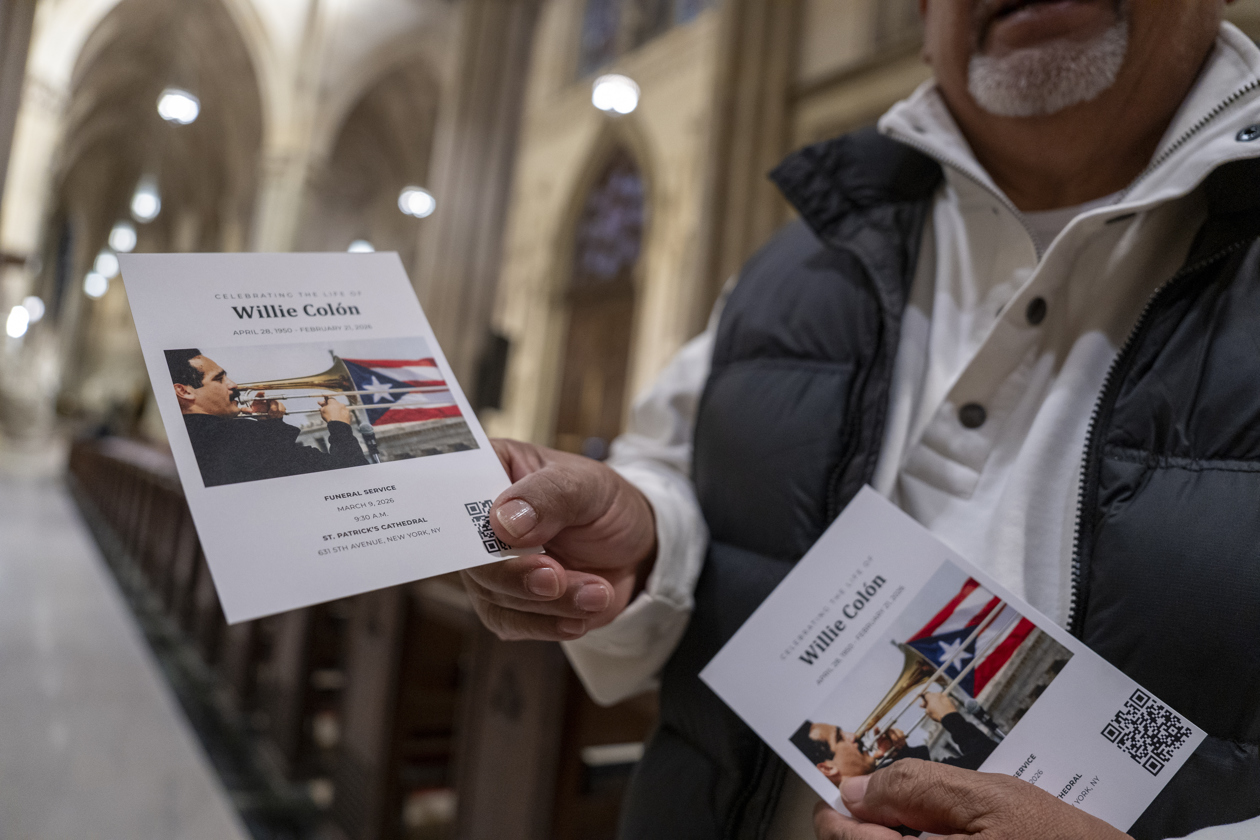 Postales del funeral de Willie Colón. 