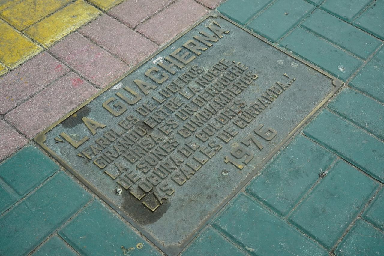 Placa con estrofa de La Guacherna