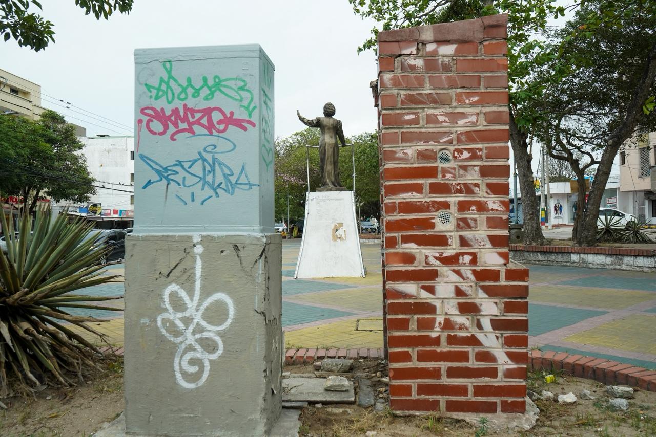 Registros telefónicos con grafitis