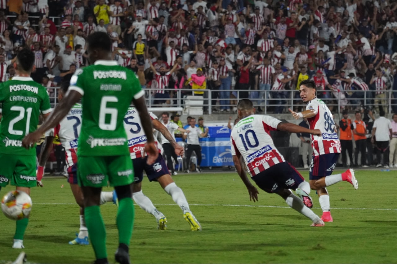 La celebración de Muriel tras anotar su primer gol del partido.