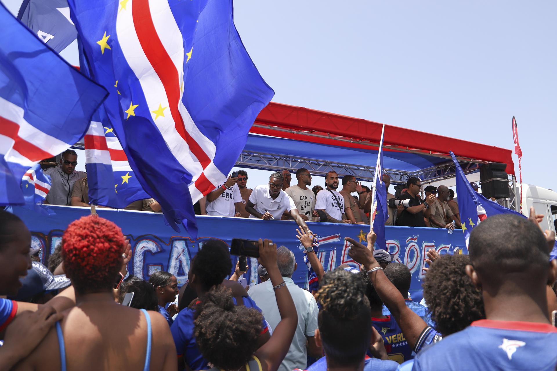 Llegada de la selección de Cabo Verde a Praia