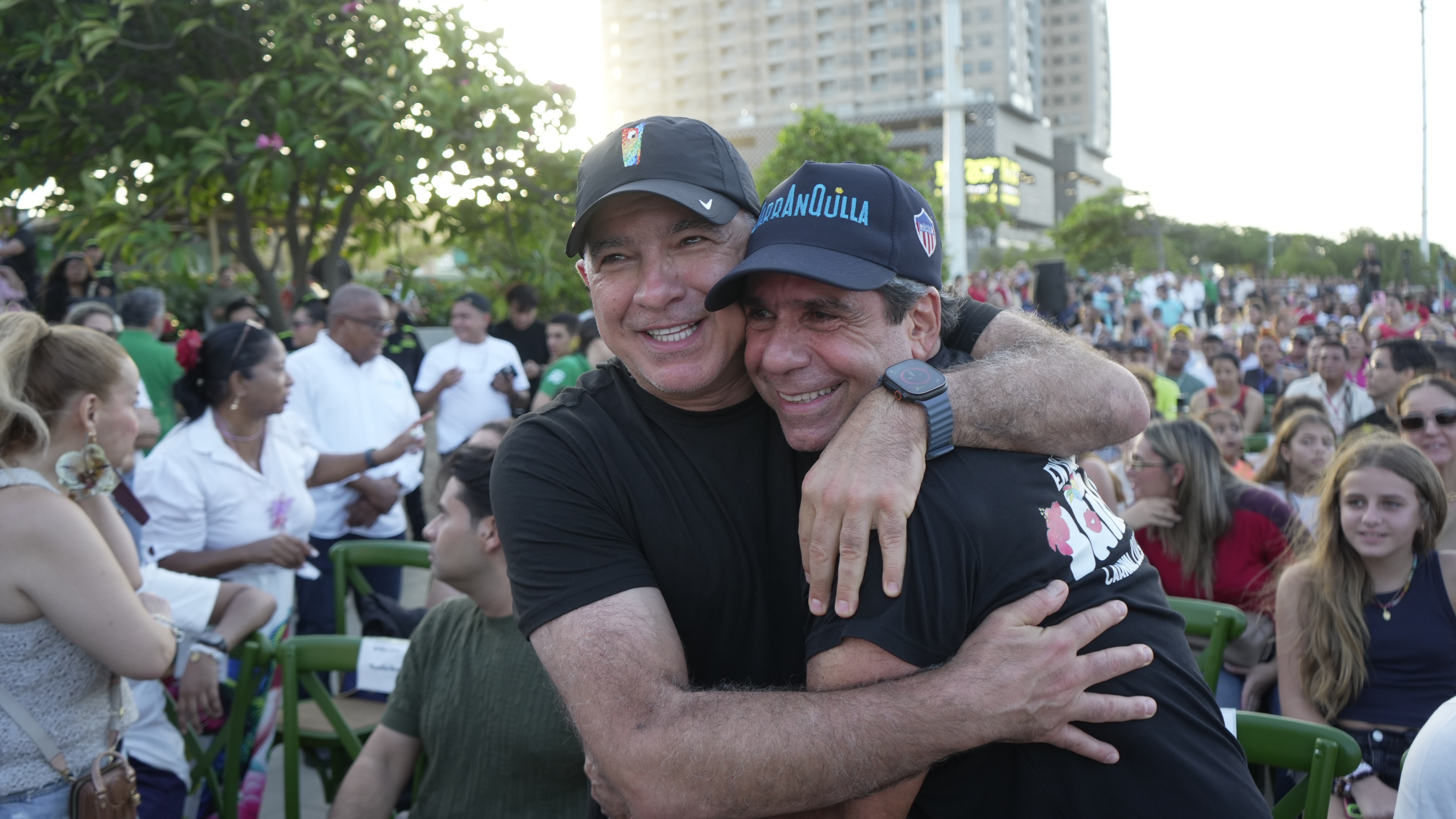 El COO de Tecnoglass, Christian Daes y el alcalde Alejandro Char.