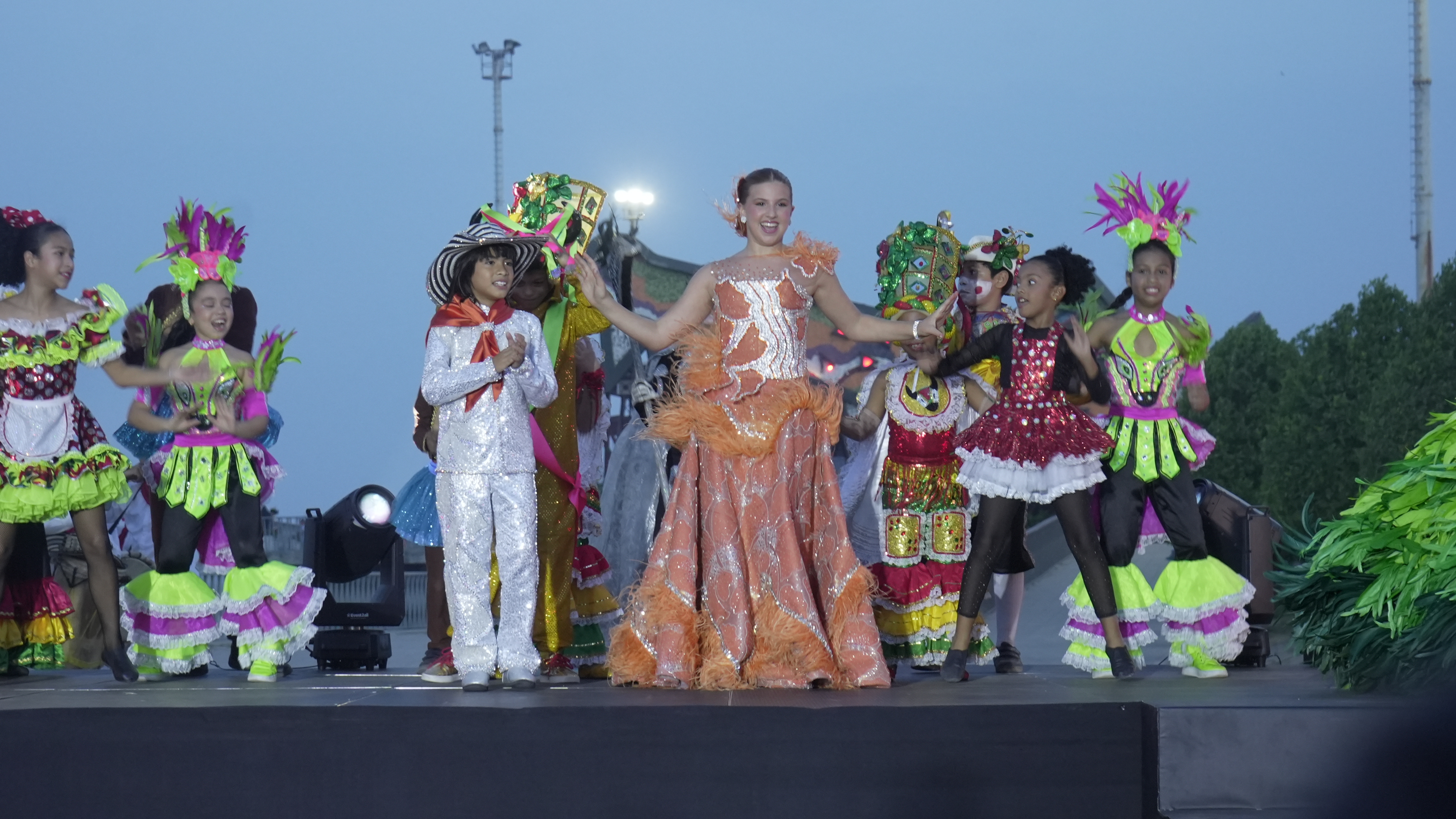 Los Reyes del Carnaval de los Niños Isabella Daes y Pedro Fandiño.