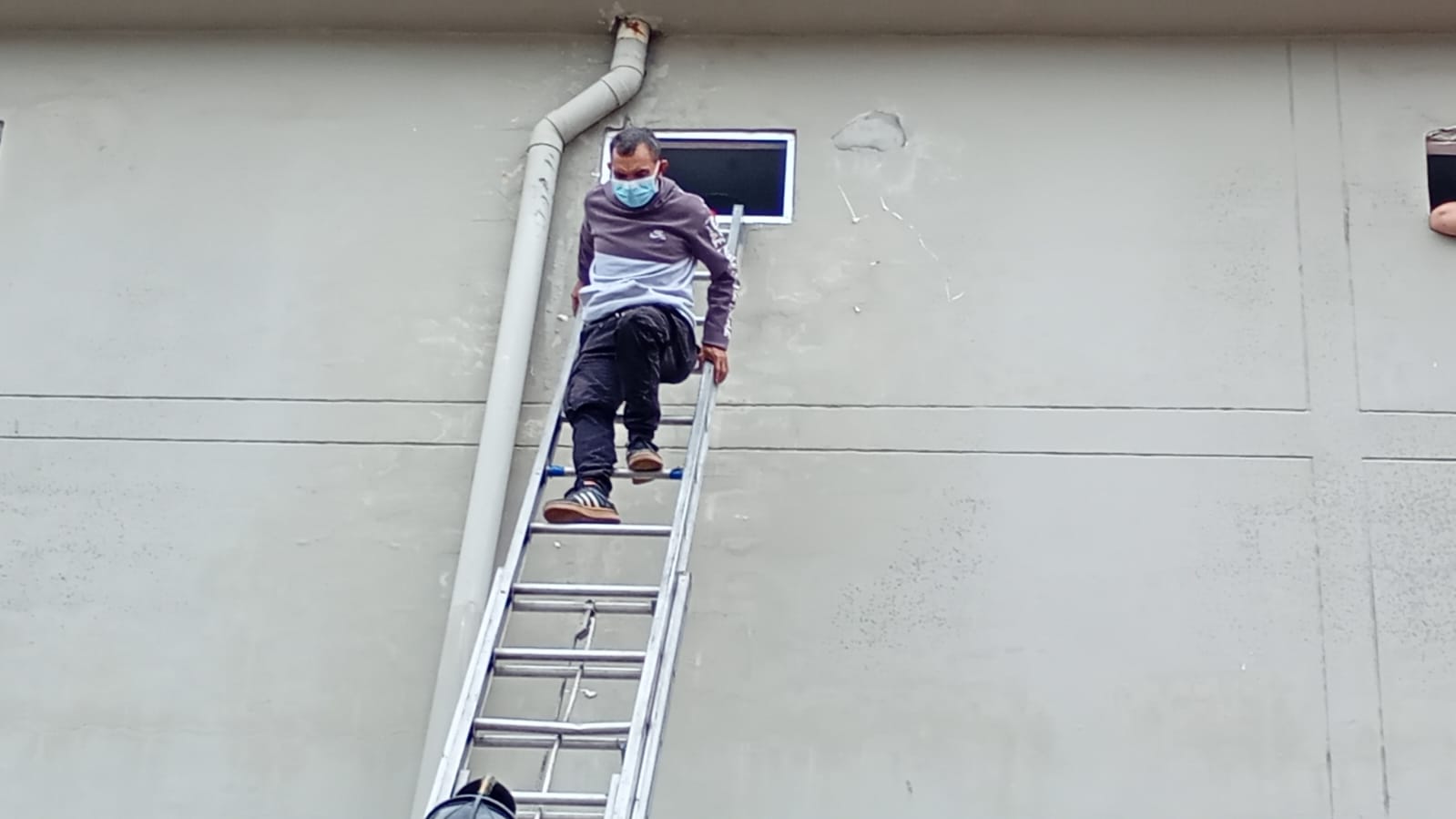 Labores de rescate de los bomberos.