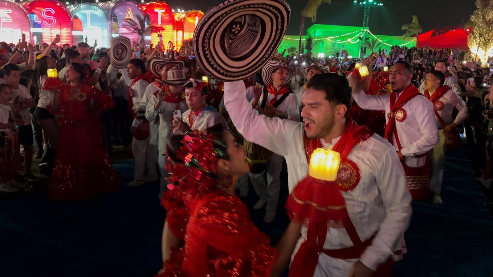 La Gigantona con su majestad la cumbia.