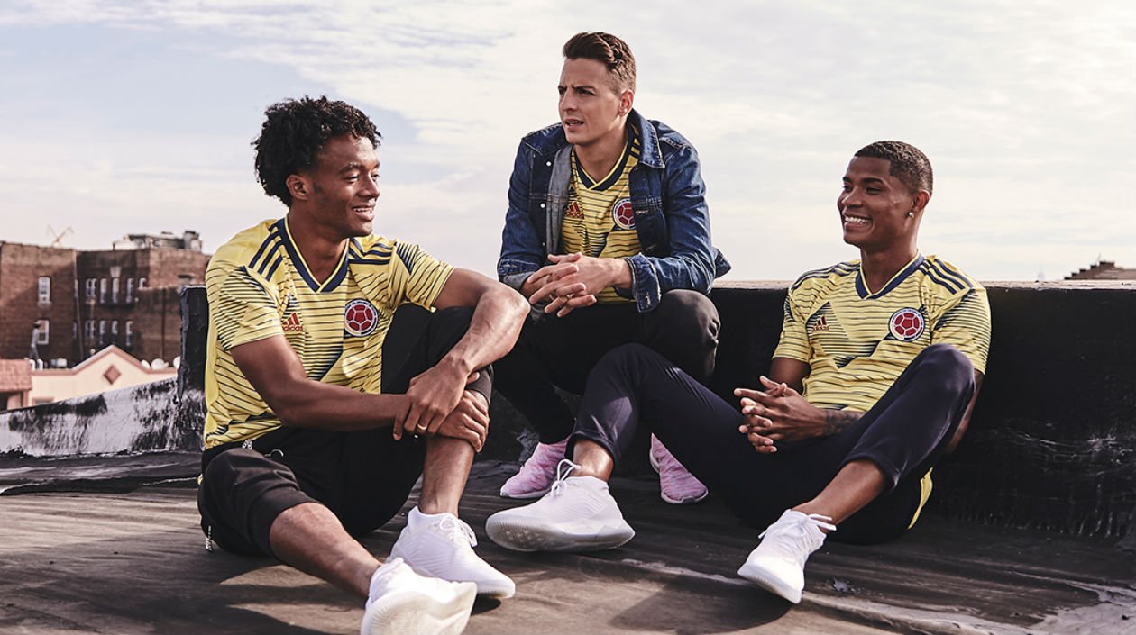 Adidas. Jugadores de Colombia con el nuevo atuendo.