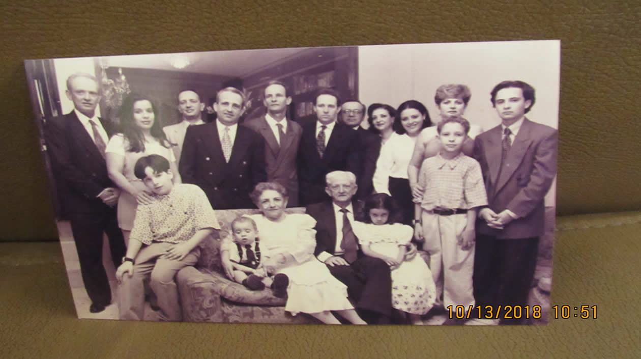 Esposa, hijos, nueras y nietos. Chelo siempre ha estado rodeado de todos ellos.