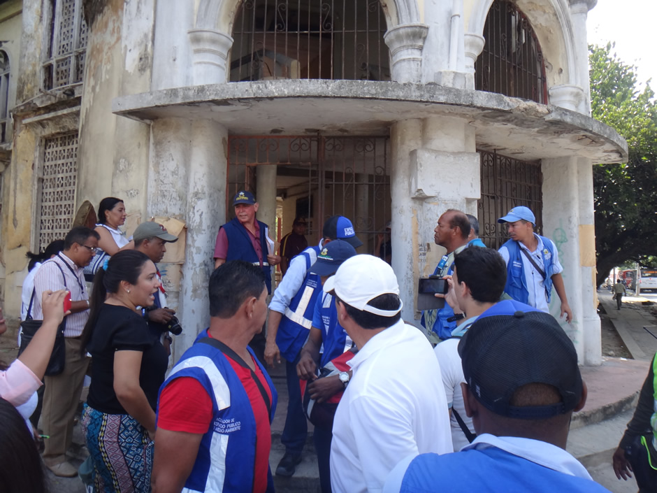 Diligencia policial en la entrega de la sede natural del Codeba. Pese a la resistencia de la universidad, finalmente en julio del 2015 se cumplió el evento. 