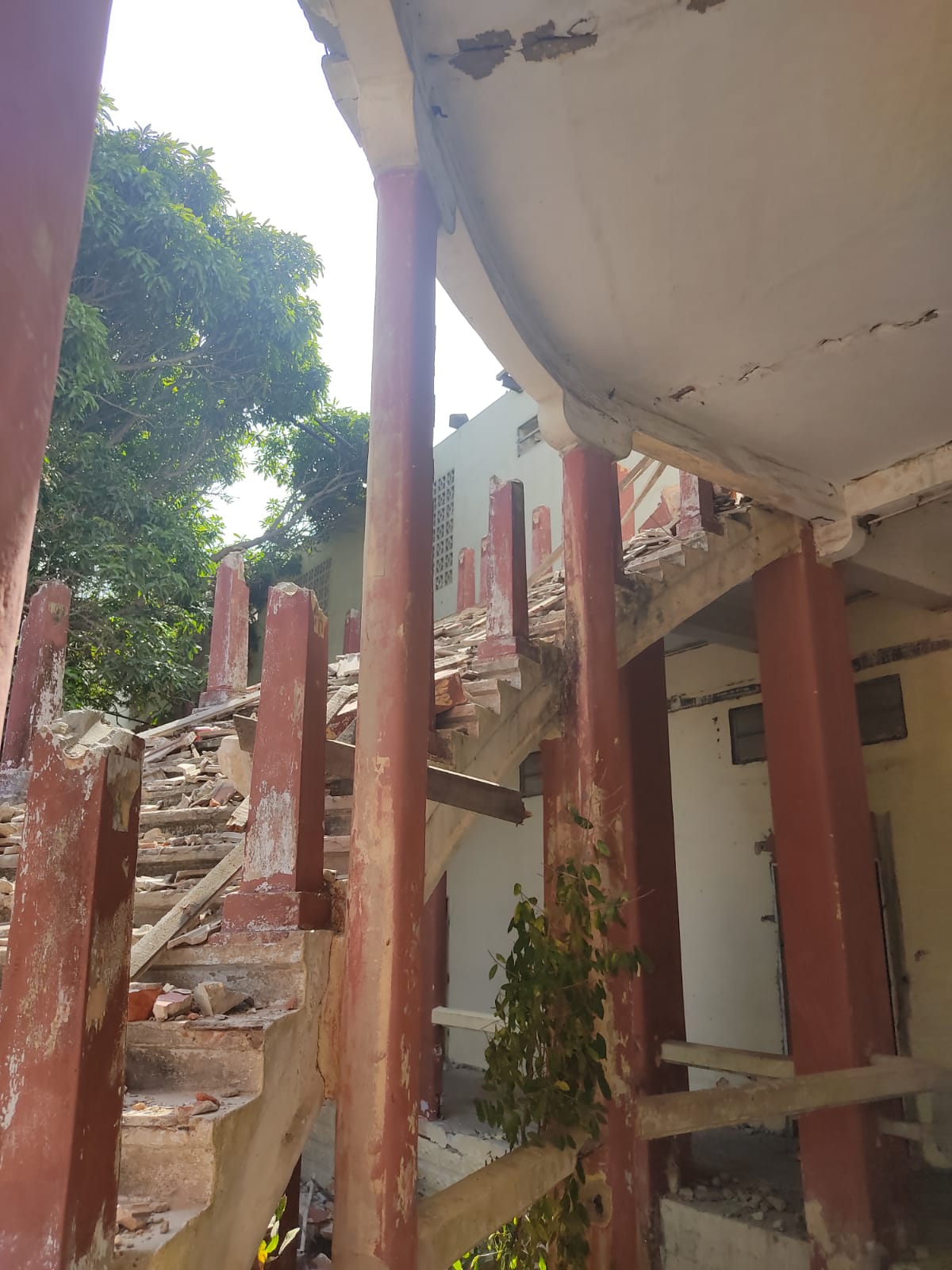 Sede del Codeba deteriorada y saqueada.