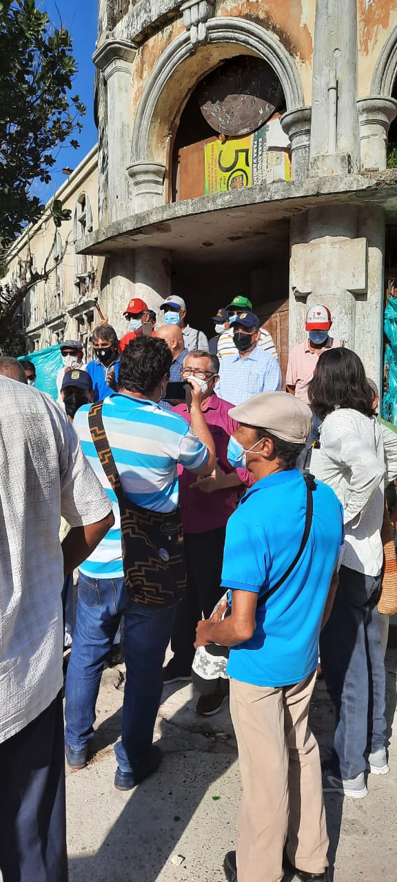 Plantón en el viejo Codeba.