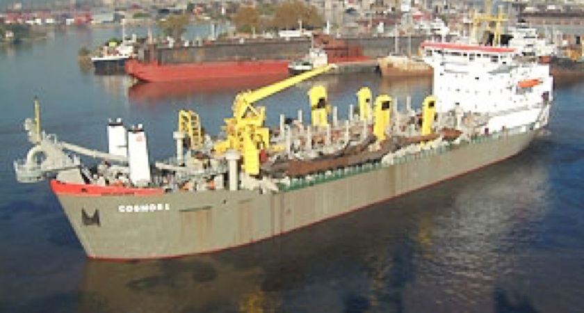 Draga Colombia, también propia en el dragado que se hacia en el canal navegable