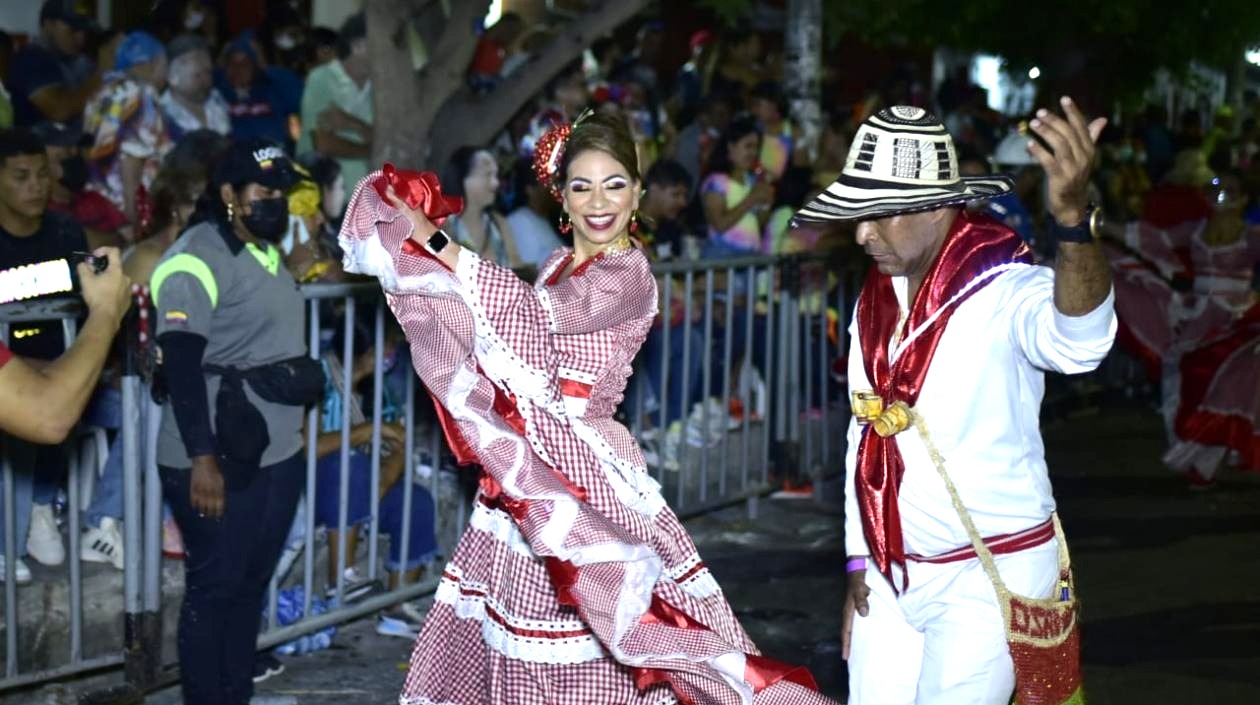 Cumbiamba El Cañonazo durante la Guacherna