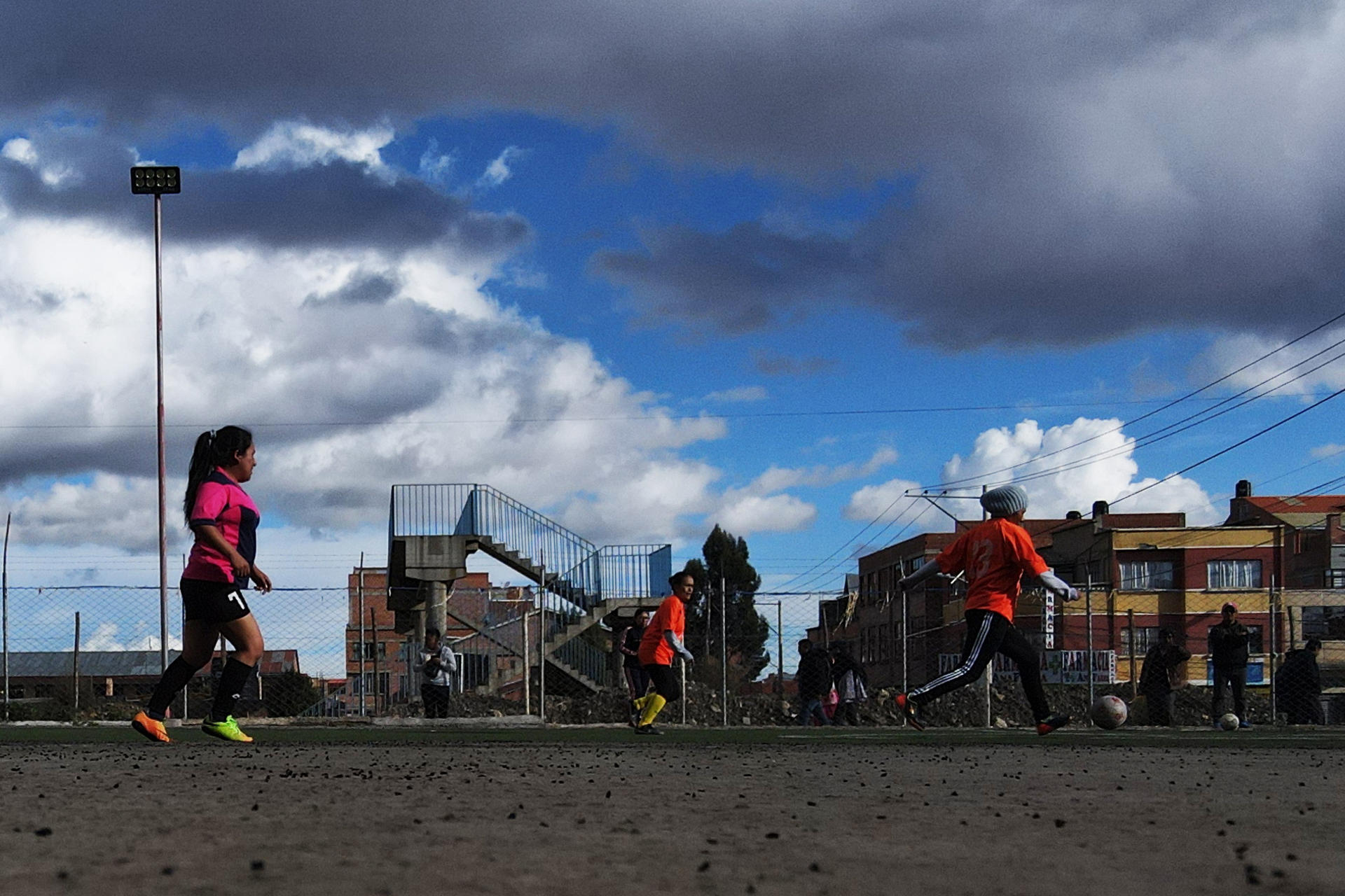 En El Alto, Bolivia, se juega fútbol a 4.500 metros de altura.