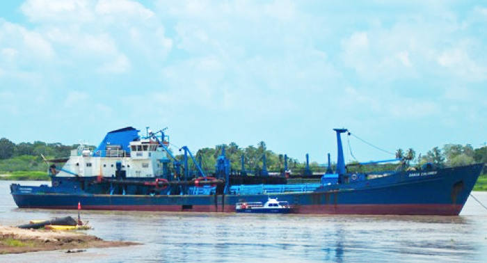 Draga Bocas de Ceniza, prestadora de excelente servicios años atrás