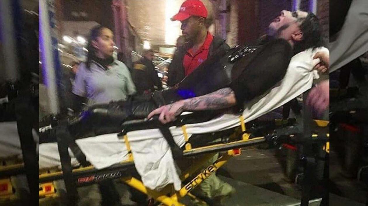 El cantante Marilyn Manson fue atendido por los paramédicos.