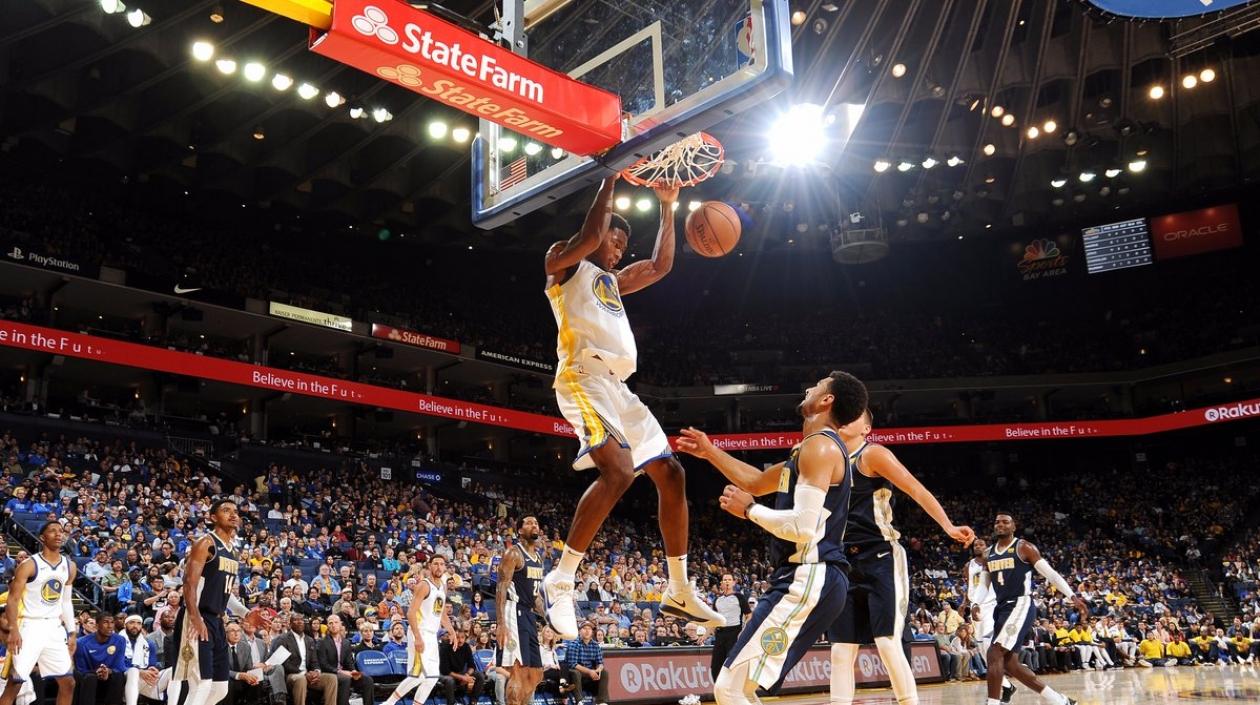 Acción del juego de los Warriors. 