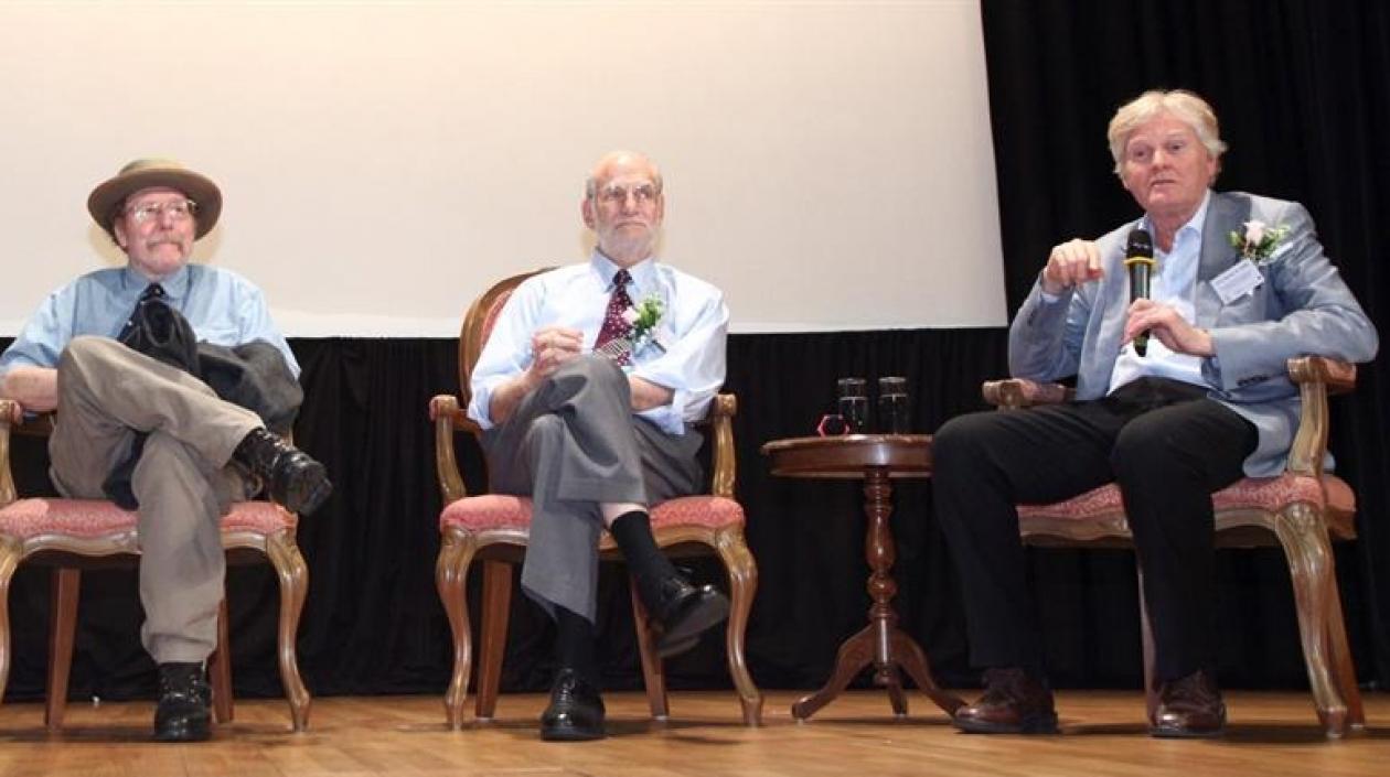 Jeffrey C. Hall, Michael Rosbash y Michael W. Young.
