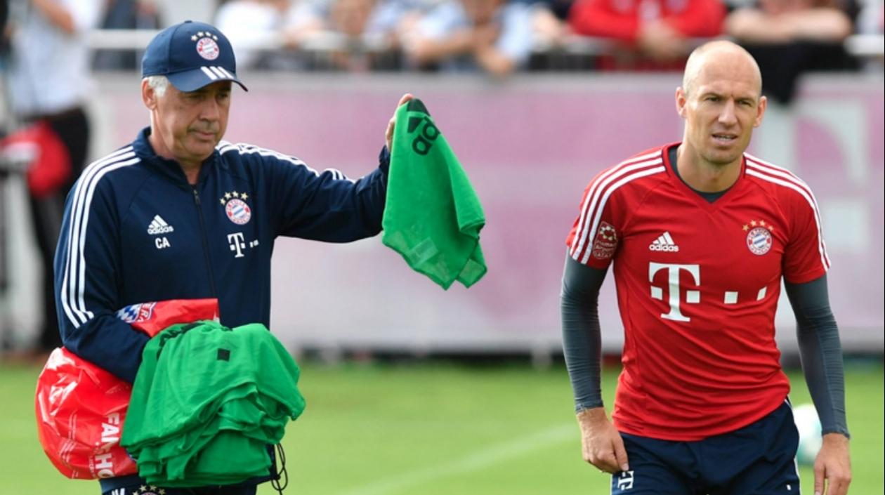El internacional holandés Arjen Robben en uno de los entrenamientos con Carlo Ancelotti.