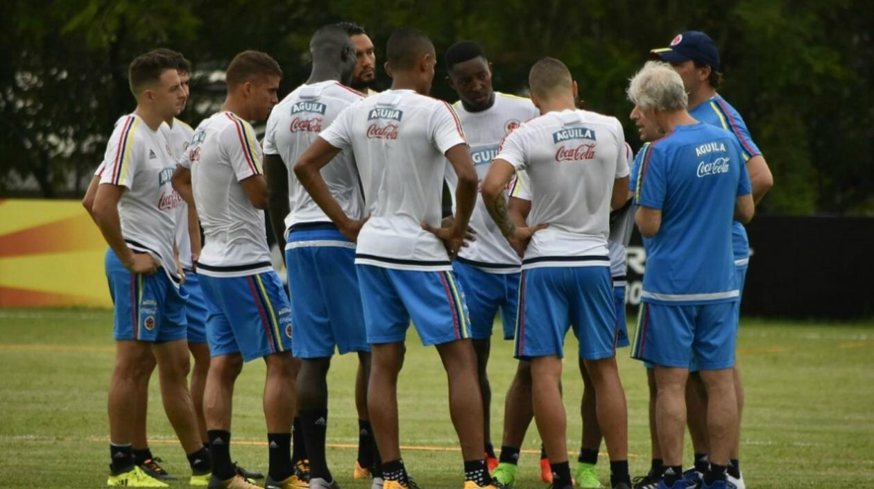 Jugadores de Colombia preparan el duelo ante Paraguay.