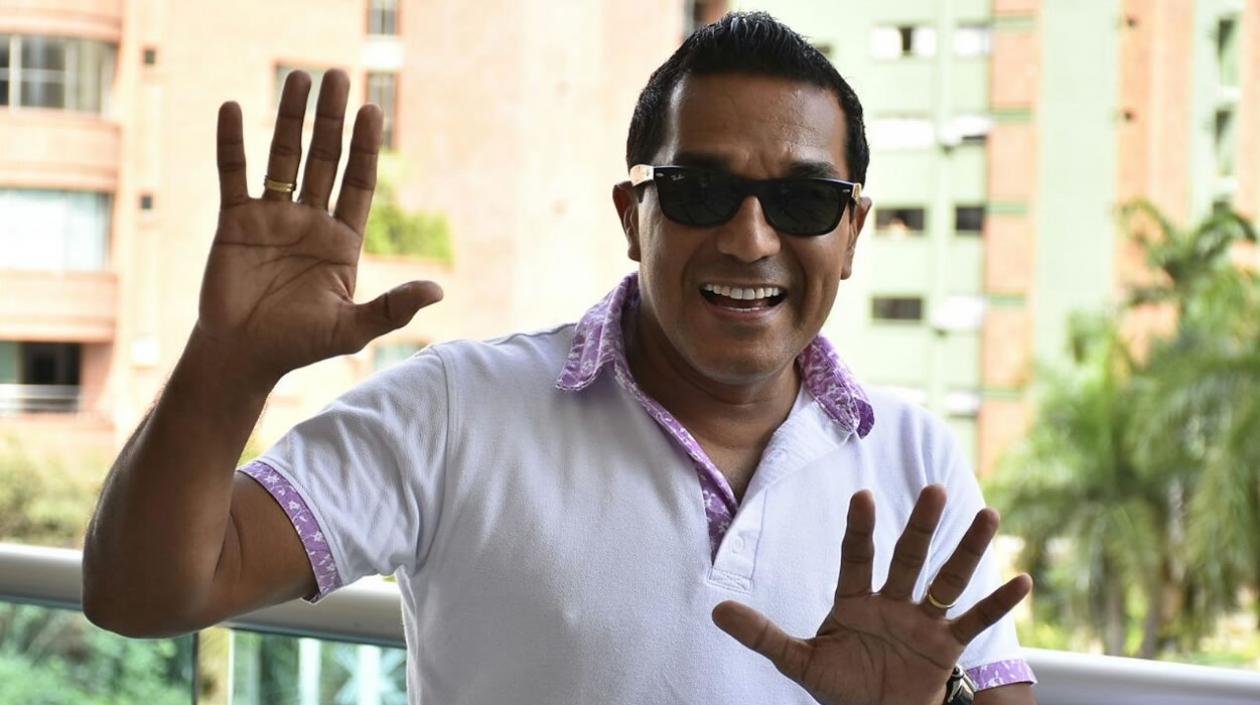 El cantautor Checo Acosta.